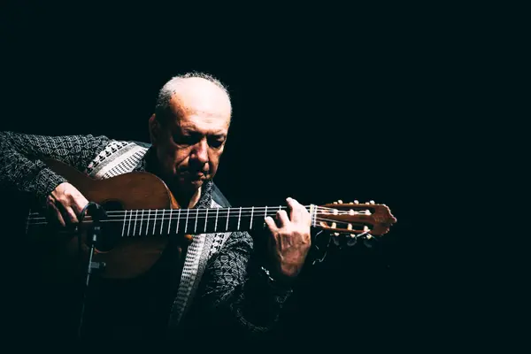 1ère partie : Rudi Flores et Franco Luciani | 2nde partie : Melingo