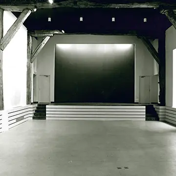 Image du spectacle Une exposition chorégraphiée de Fia Backström, Jonah Bokaer, Philipp Egli, Karl Holmqvist, Jennifer Lacey, Roman Ondák, Michael Parsons, Michael Portnoy