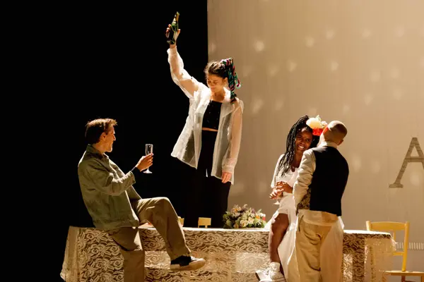 Image du spectacle D'autres familles que la mienne de Estelle Savasta