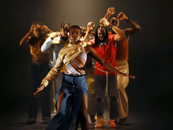 Image du spectacle Matière(s) première(s) de Anne Nguyen / Compagnie par Terre