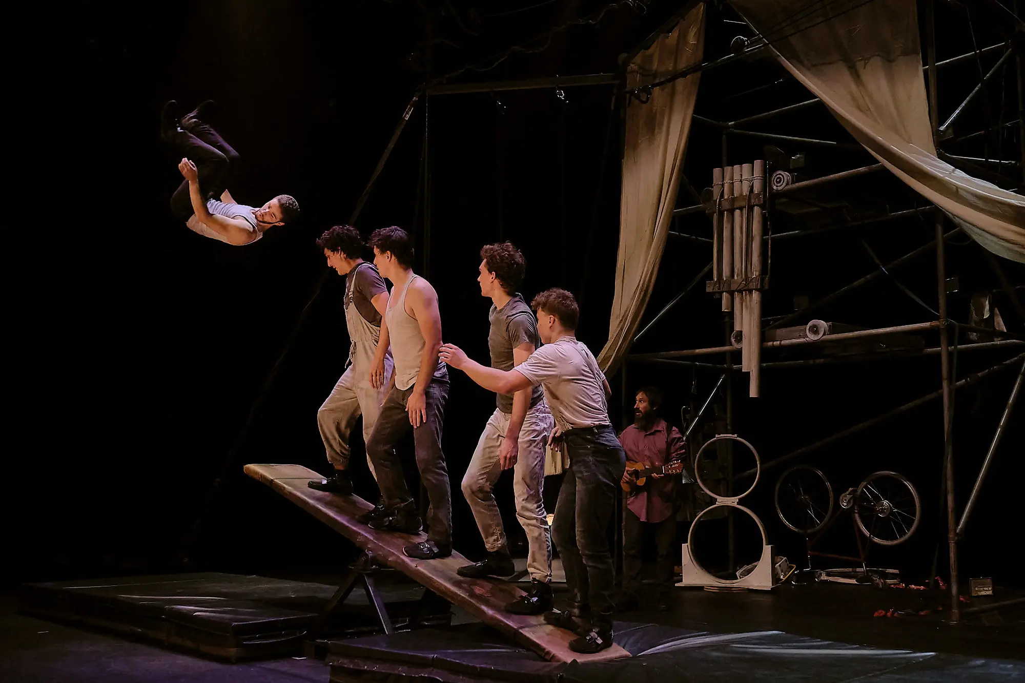 Image du spectacle Atelier cirque en famille de autour du spectacle Machine de cirque