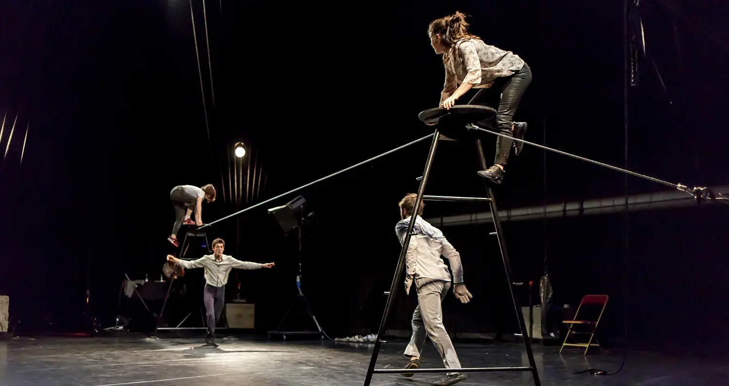 Image du spectacle 5ès Hurlants de Raphaëlle Boitel / Cie L'Oublié(e)