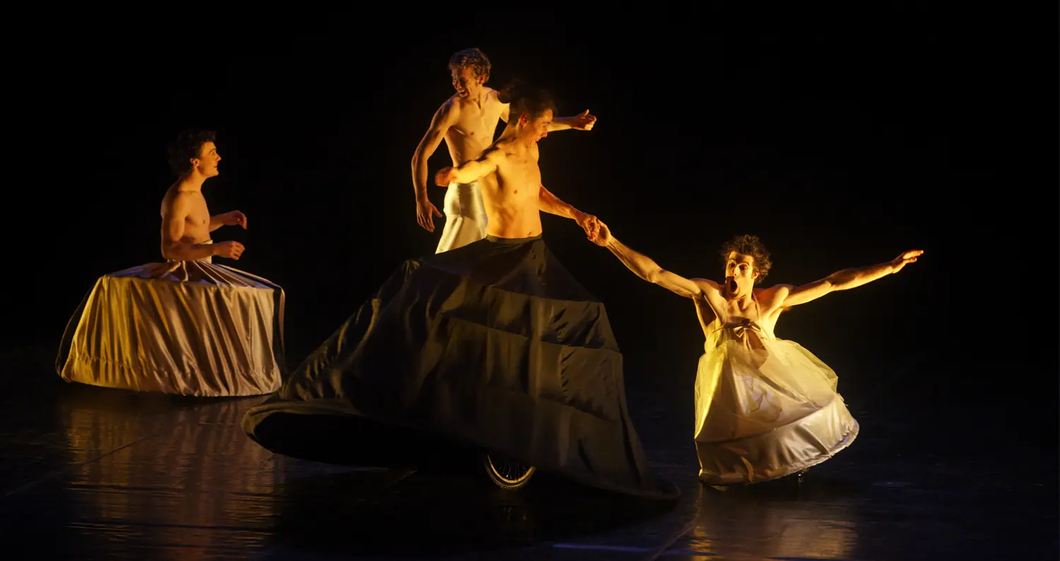 Compagnie Carré Curieux, cirque vivant !