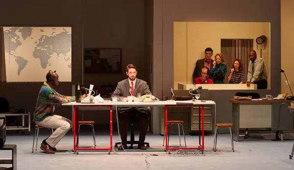 Image du spectacle Une Télévision française de Thomas Quillardet / Cie 8 avril