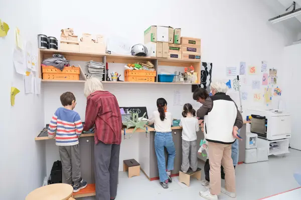 Image du spectacle Ateliers en famille de autour des expositions d'Aysha E Arar et Natasha Tontey