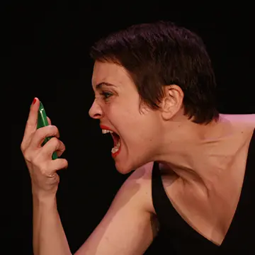 Image du spectacle Avec la pièce jointe c'est mieux de Manon Guillemin / Rémi Viallet