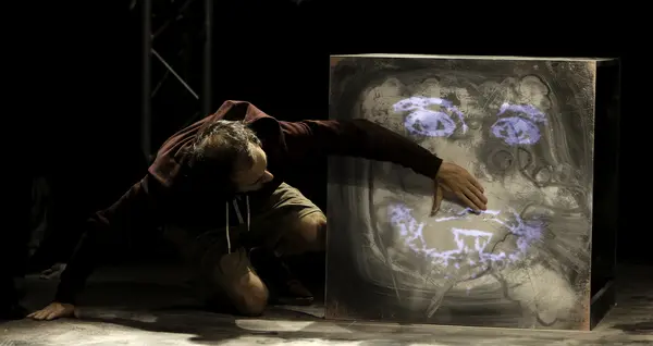 Image du spectacle Hic et Nunc de Estelle Savasta et Camille Rocailleux