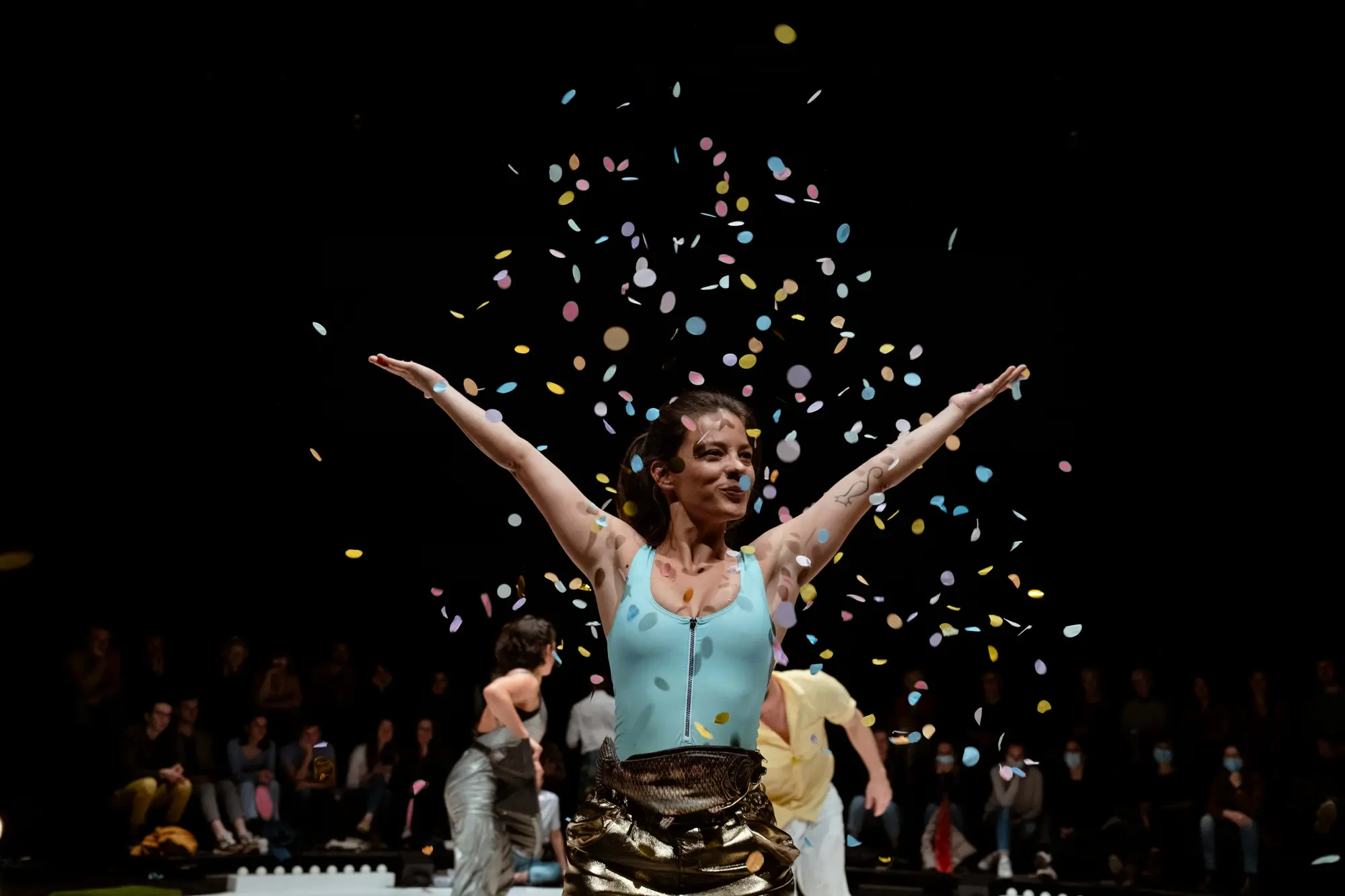 Image du spectacle 23 fragments de ces derniers jours de Le Troisième Cirque - Maroussia Diaz Verbèke