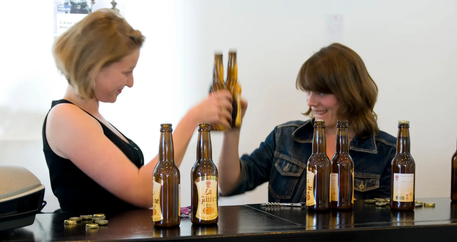 Image du spectacle Tom Marioni de The Act of Drinking Beer with Friends is the Highest Form of Art