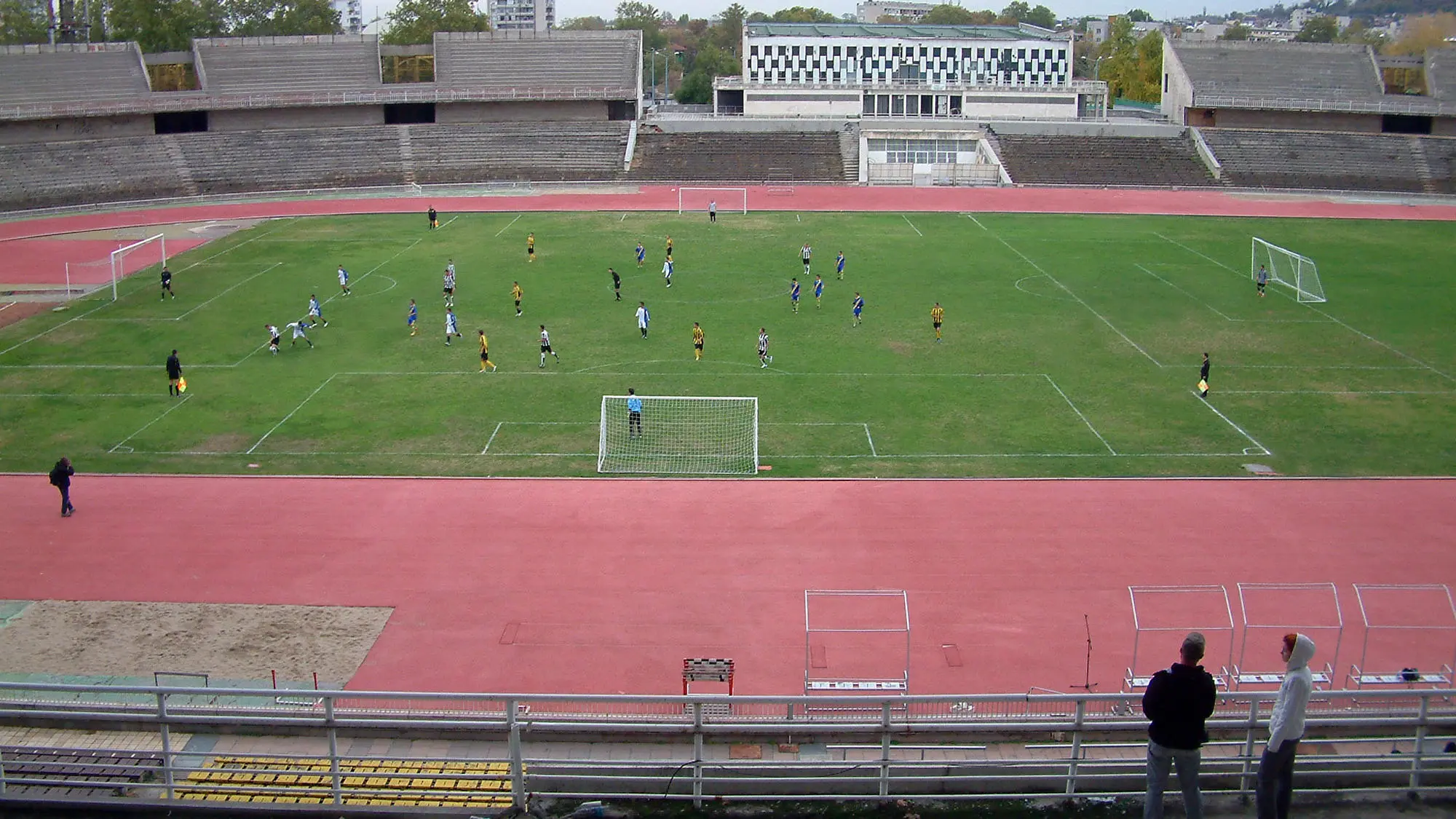 Veronika Tzekova - FOOOOTBALLLL (2012) © Veronika Tzekova
