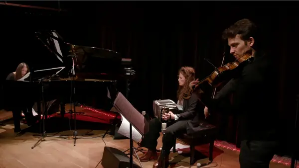 Trio Tasis