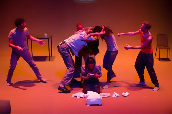 Spectacle "Flagrant Délit" d’Essia Jaïbi, juin 2022