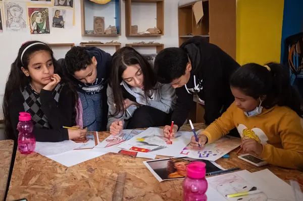 Atelier d'arts plastiques avec Fatma Yaakoubi