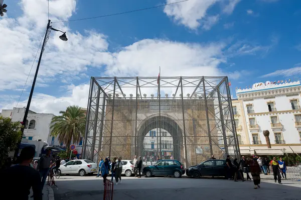 Nidhal Chamekh, Barbed Gate, 6e édition de Dream City, Tunis 2017.
