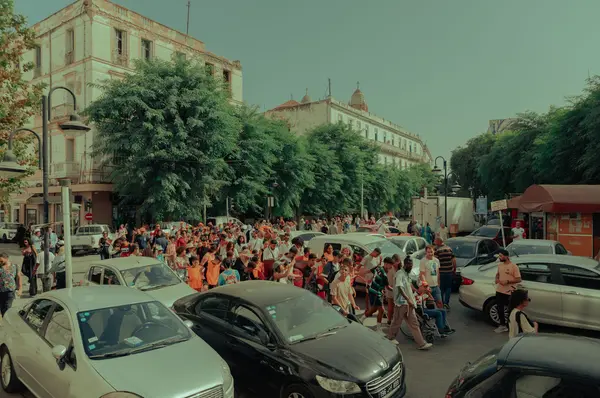 Lines - la procession par Andrew Graham, Créations, Festival Dream City 2023, Tunis.