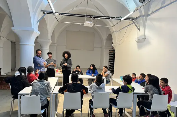 Atelier pour enfants d'initiation à l'architecture à L'Art Rue avec Lilia Ben Romdhane, novembre 2022.