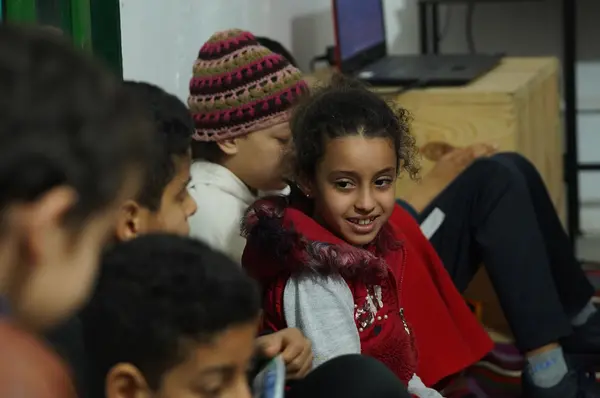 Atelier d'analyse filmique avec Asma et Nourchane, Art et Education, L'Art Rue, mars 2024