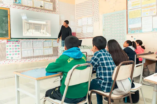 Qismi Al Ahla, école primaire dite avenue de la République – Kébili, jury des enfants, 2022-2023