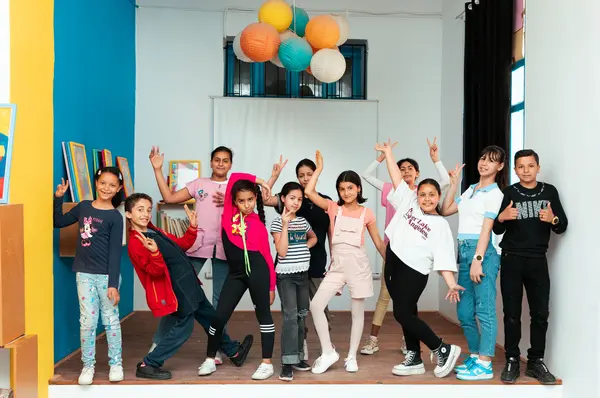 Exit from the introductory dance workshop at the Bab Souika school, medina of Tunis, led by Hichem Chebli, Art and Education Programme, 2023.