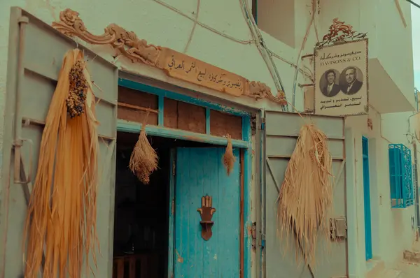 Return de Michael Rakowitz, Dream projects, Festival Dream City 2023, Tunis.