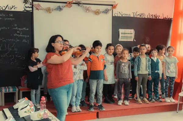 Sortie de l'atelier d'éveil musical par Iqadh avec les enfants de l'école de la Hafsia- médina de Tunis, juin 2023