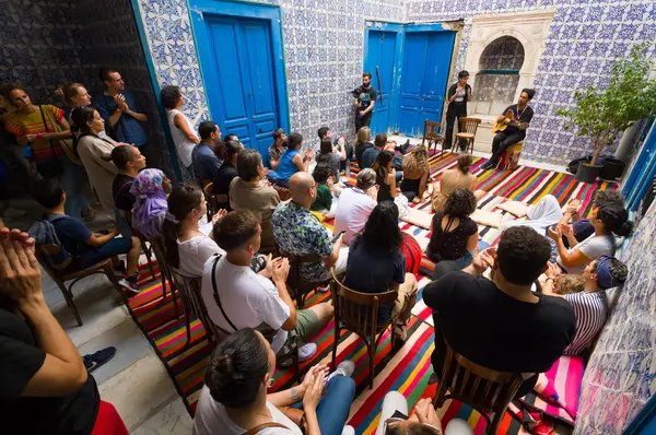 Les cartes de la dignité de Leyla Dakhli et collectif DREAM, Récital, Créations, Festival Dream City 2023, Tunis.