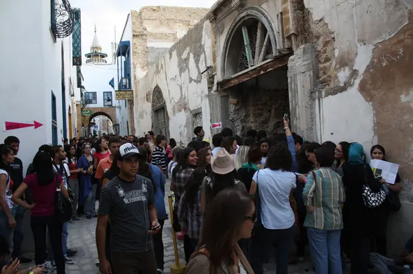Dream City 2010, audiences in the medina of Tunis.