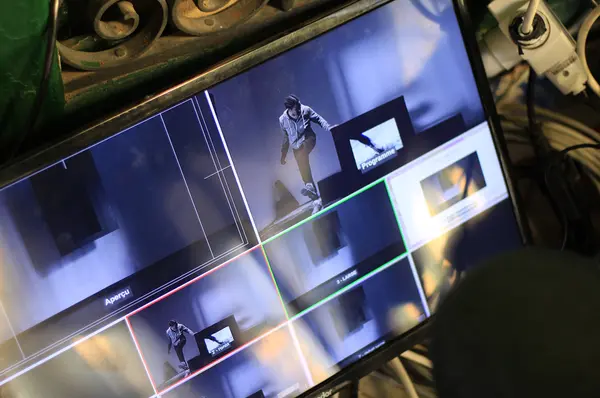 Behind the scenes of "Fragments" - Adaptation by Oumaima Bahri in DPDW Performance Room, 28.01.22