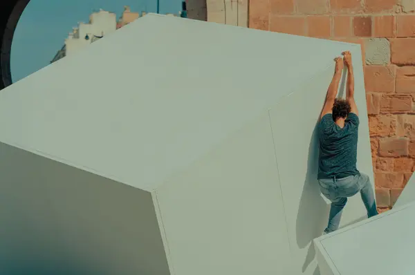 Floe par Jean Baptiste André, Dream guests, Festival Dream City, Tunis, 2023.