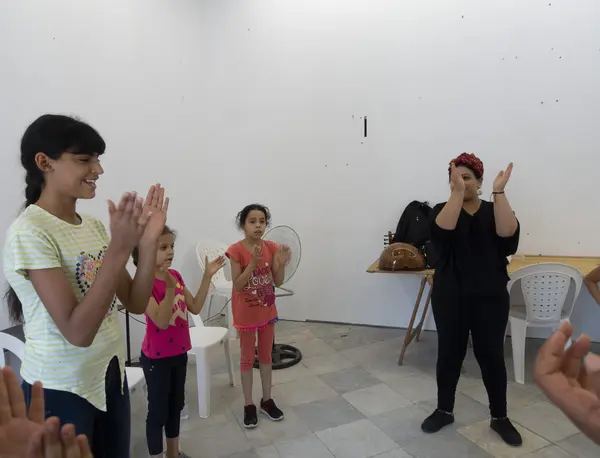 Atelier d'éveil musical avec Amina Sanhaji, été 2020