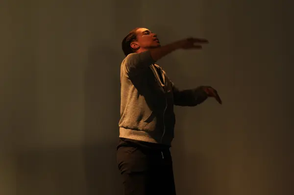 Behind the scenes of "Fragments" - Adaptation by Oumaima Bahri in DPDW Performance Room, 28.01.22