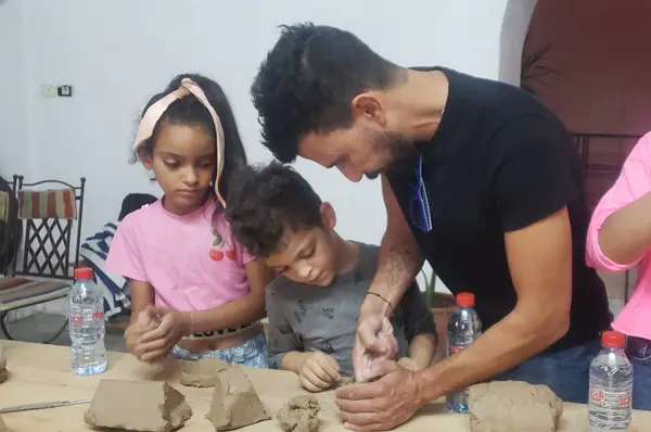 Ceramic and sculpting workshop with Mehdi Kriaa 