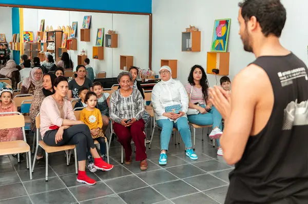 Exit from the introductory dance workshop at the Bab Souika school, medina of Tunis, led by Hichem Chebli, Art and Education Programme, 2023.