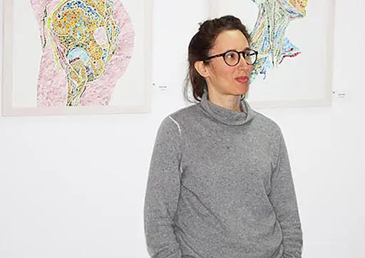 Noura Mzoughi – Artiste-peintre et enseignante en arts plastiques