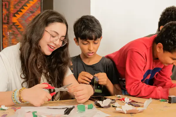 Video creation workshop with children from the Kotteb Louzir school - Tunis Medina, 2023-2024