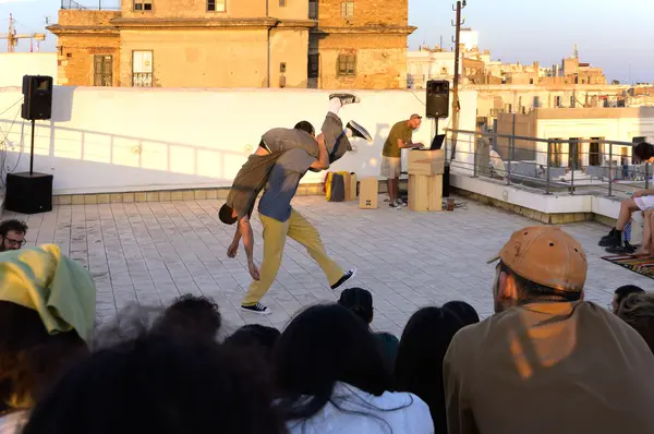 Bon deuil!! de Feteh Khiari et Houcem Bouakroucha, Créations, Festival Dream City 2023, Tunis.