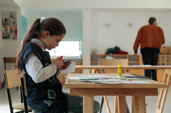 Atelier d’initiation à l’architecture animé par Bilel Ben Romdhane au sein de l'école primaire de la rue el Marr, médina de Tunis, Programme Art et Education, 2023.