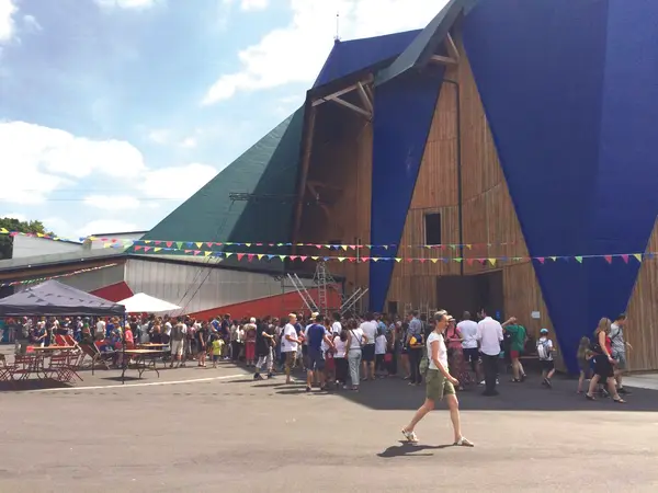 Le Plus Petit Cirque du Monde