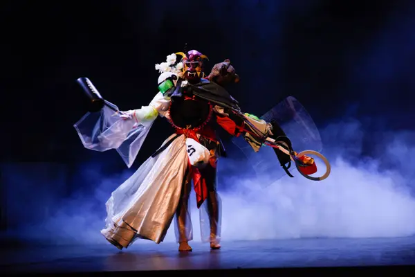 EDO Cirque 