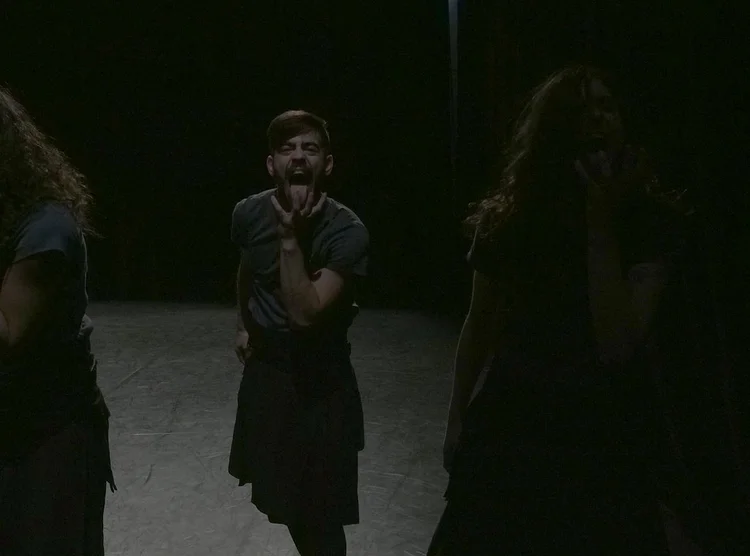 In extenso, Danses en Nouvelles… – Danse de 4 / Danse de 20