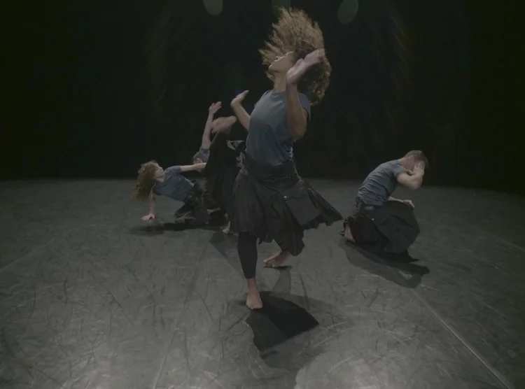 In extenso, Danses en Nouvelles… – Danse de 4 / Danse de 20
