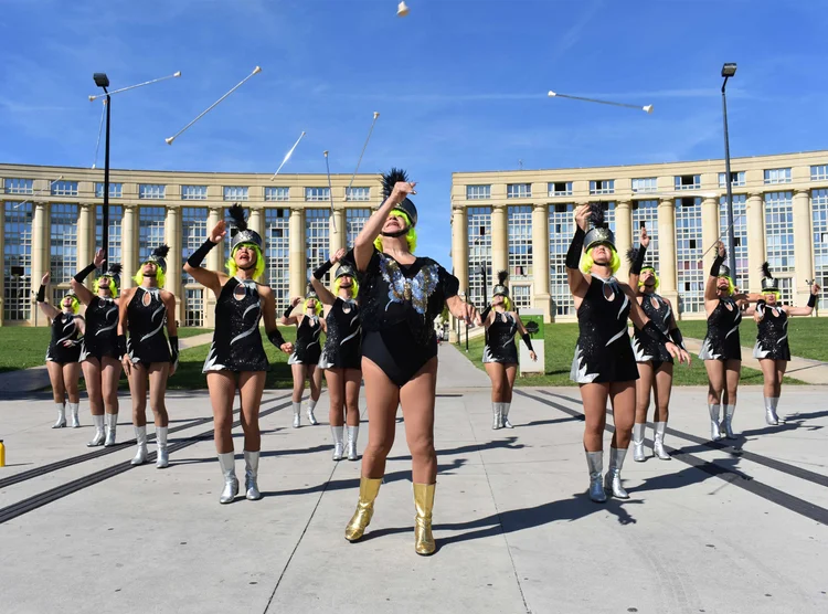 Majorettes, bi-portrait