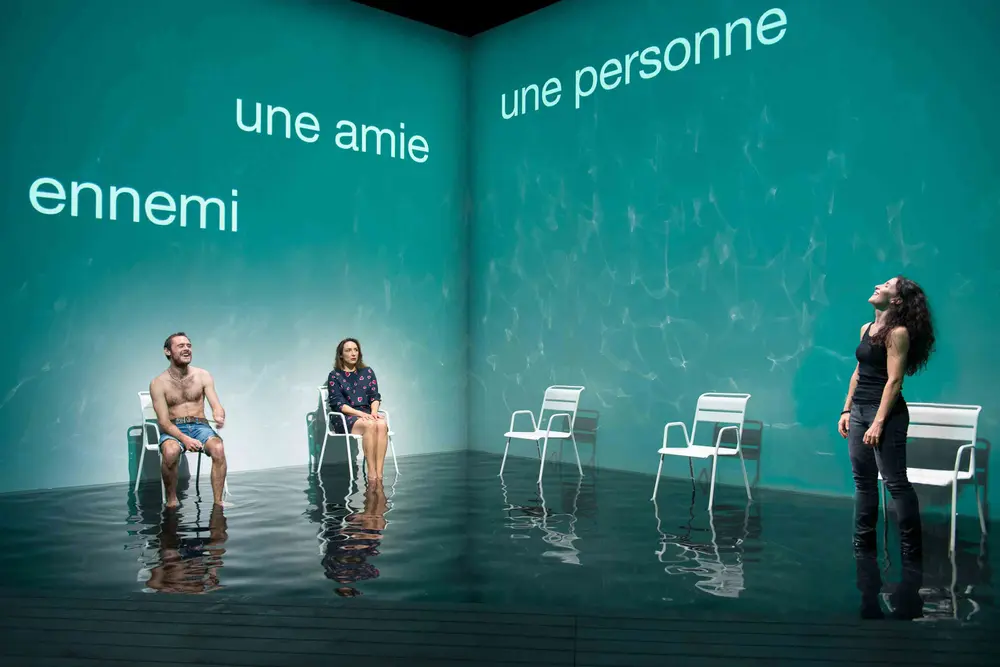 Nous pour un moment