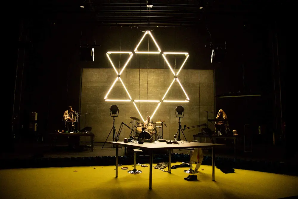 The Jewish hour