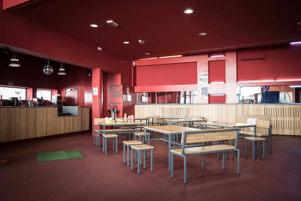 Théâtre de l'Idéal :Capacité de 70 places. Idéal pour l’organisation de vos cocktails, brunchs ou petits déjeuners.
