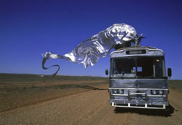 CINÉ AU THÉÂTRE : Priscilla, folle du désert
