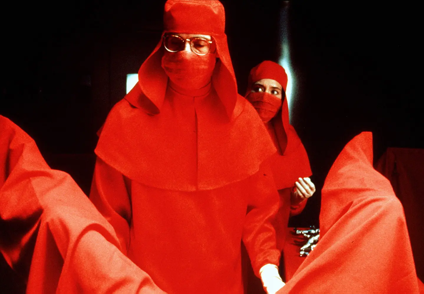 FAUX SEMBLANTS (DEAD RINGERS)