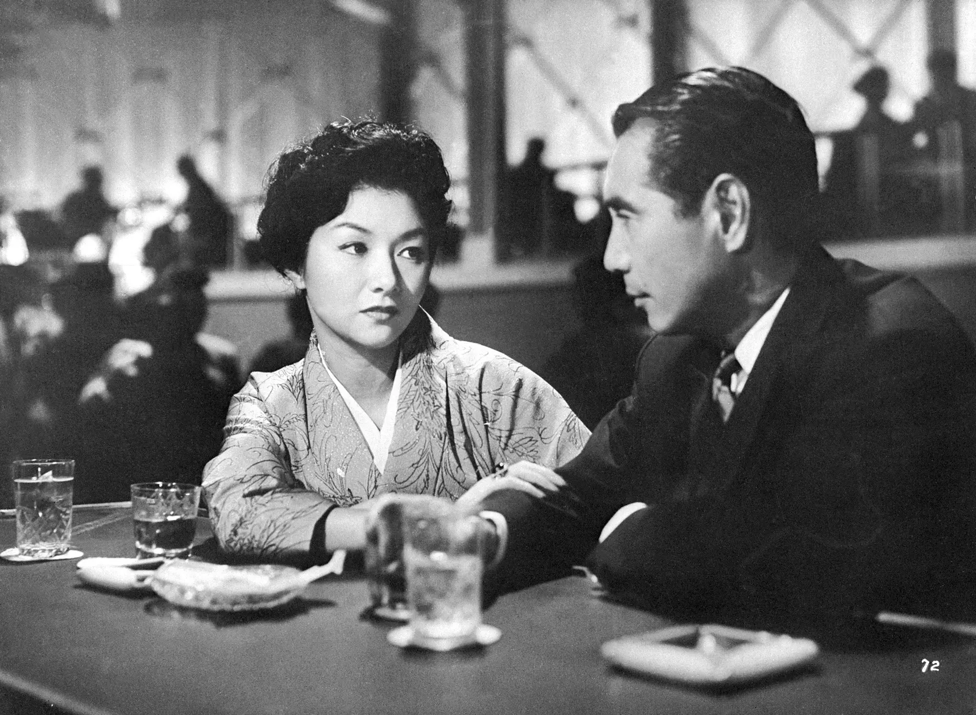 QUAND UNE FEMME MONTE L'ESCALIER (ONNA GA KAIDAN WO AGARU TOKI)