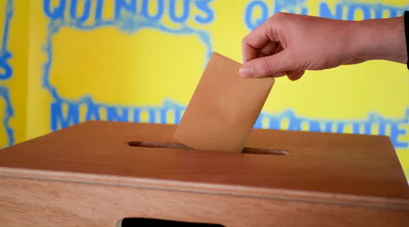 LES BOÎTES À MANQUES